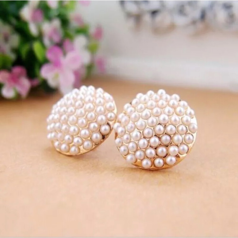 Pearl Cluster Studs